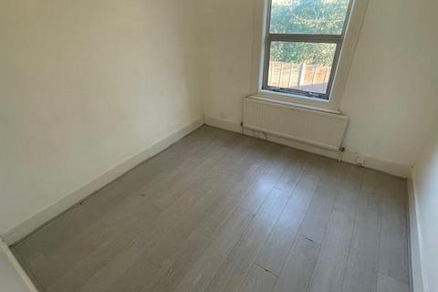 3 bedroom house to rent, Birkbeck Road, Tottenham, London