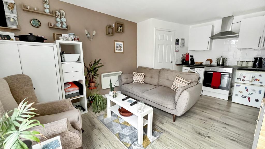 Kitchen/lounge