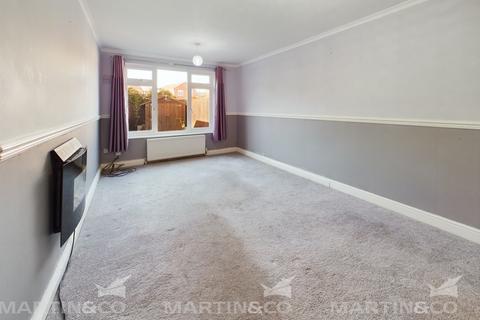 2 bedroom ground floor flat to rent, Park Drive, Campsall