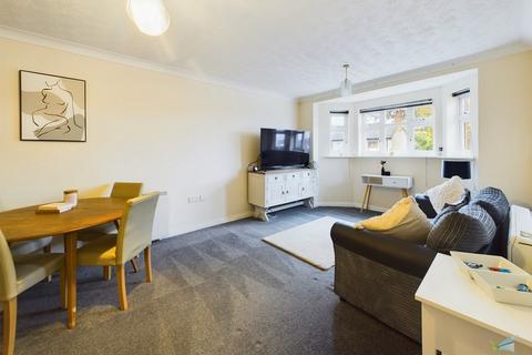 2 bedroom apartment for sale, Elm Court, Bebington CH63