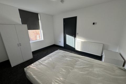 1 bedroom in a house share to rent, Leafield Road, Darlington