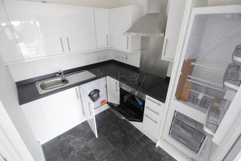 1 bedroom flat to rent, Earls Court, Mulberry Close - Near Town Centre - LU1 1BZ