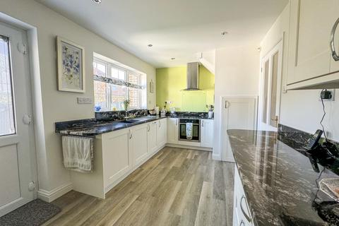 4 bedroom detached house for sale, Buckingham Road, Hockley