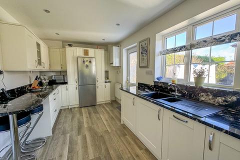 4 bedroom detached house for sale, Buckingham Road, Hockley