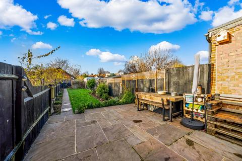 3 bedroom terraced house for sale, Beddington Grove, Wallington