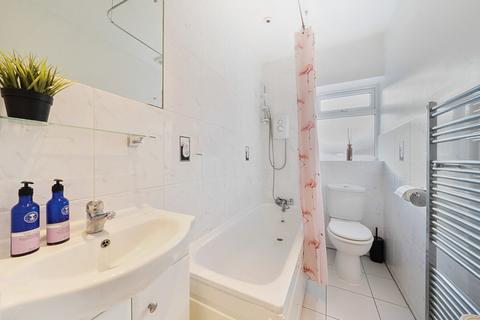 203 Thornton Road, Carshalton, SM5 1NG
