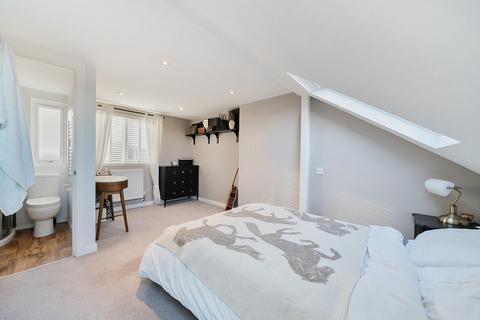 203 Thornton Road, Carshalton, SM5 1NG