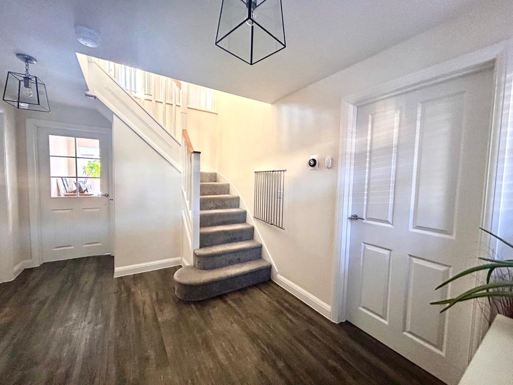39 neptune hallway