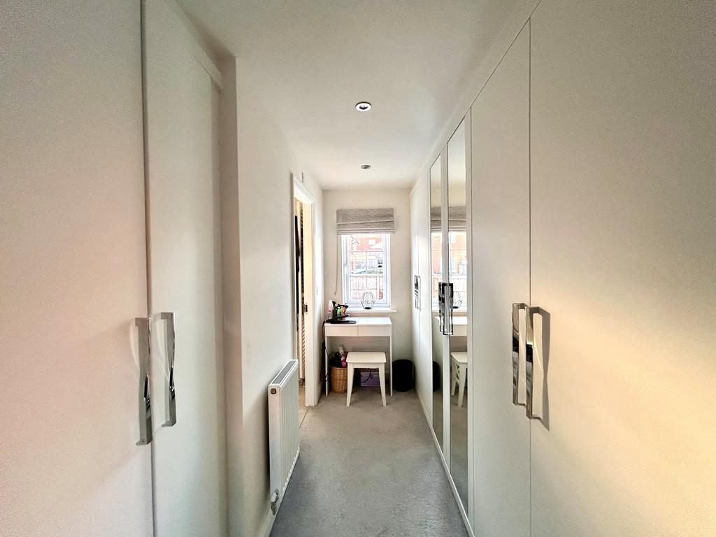 39 neptune dressing area 1