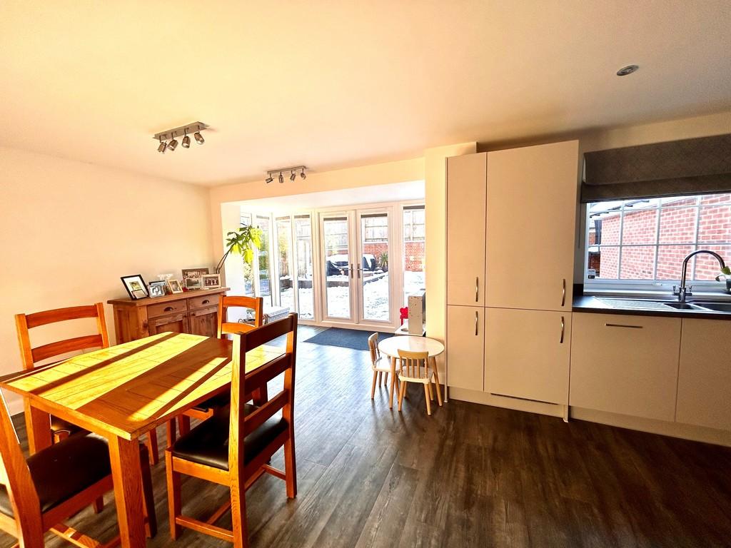39 neptune kitchen 3