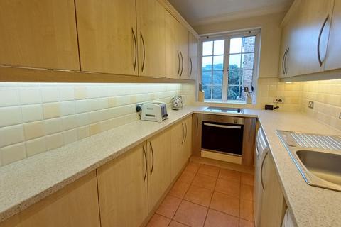 2 bedroom apartment to rent, Sea Road, Bournemouth