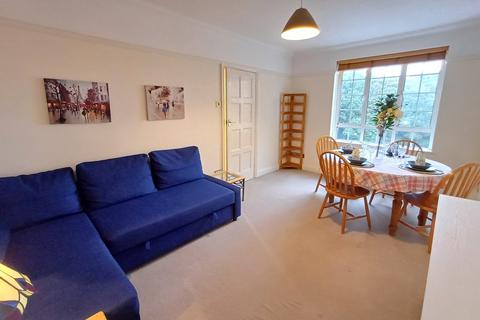 2 bedroom apartment to rent, Sea Road, Bournemouth