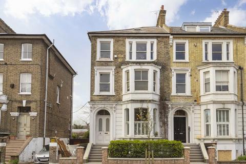 2 bedroom flat to rent, Gauden Road, London SW4