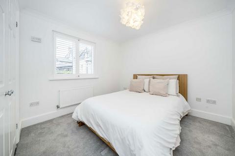 1 bedroom flat for sale, Thames Close, Hampton TW12