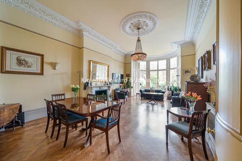 2 bedroom flat for sale, Belsize Park Gardens, Belsize Park