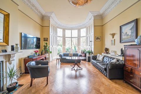 2 bedroom flat for sale, Belsize Park Gardens, Belsize Park