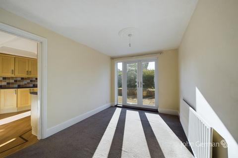 4 bedroom detached house to rent, Hilltop, Oakwood