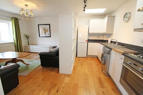 2 bedroom mews to rent, Goetre Fawr, Radyr