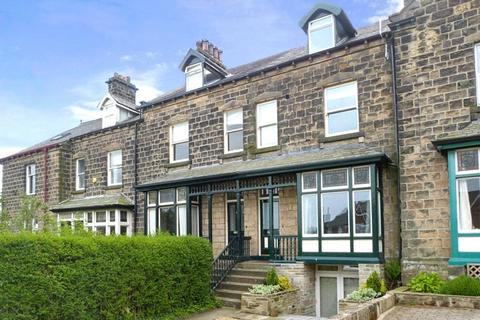 4 bedroom terraced house to rent, Oak Avenue, Burley in Wharfedale, Ilkley, LS29