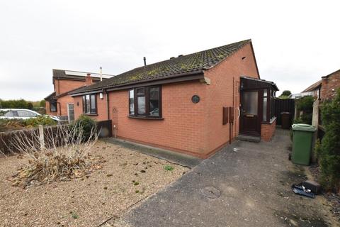 1 bedroom detached bungalow to rent, Campbells Farm Avenue, Gunness, Scunthorpe