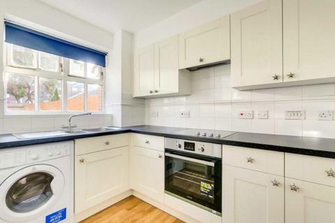 2 bedroom flat to rent, Massingberd Way, London SW17