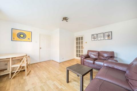 2 bedroom flat to rent, Massingberd Way, London SW17