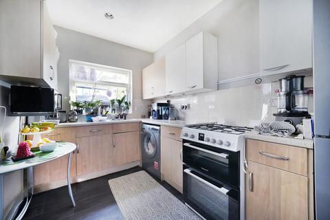 2 bedroom terraced house for sale, Chesthunte Road, London N17