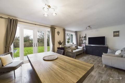 114 Athlestan Way, Stretton, Burton-on-trent, DE13 0XZ