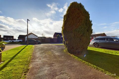 114 Athlestan Way, Stretton, Burton-on-trent, DE13 0XZ