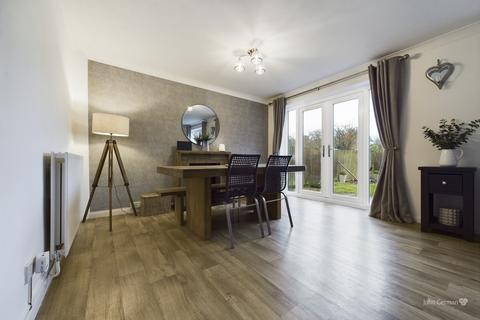 114 Athlestan Way, Stretton, Burton-on-trent, DE13 0XZ