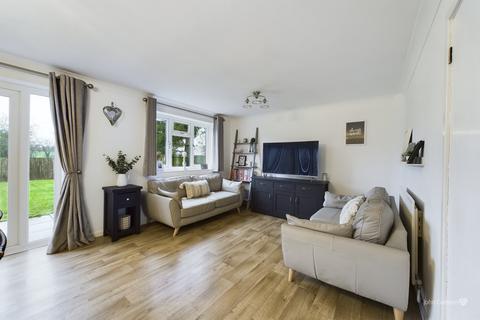 114 Athlestan Way, Stretton, Burton-on-trent, DE13 0XZ