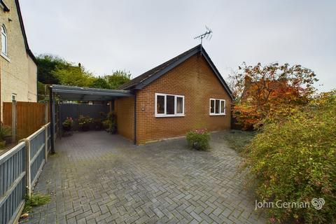 2 bedroom detached bungalow for sale, Scalpcliffe Road, Burton-on-Trent