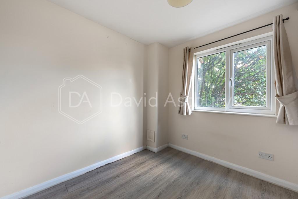 221120246 DAISL 126 Bunning Way N7 9 UW 012