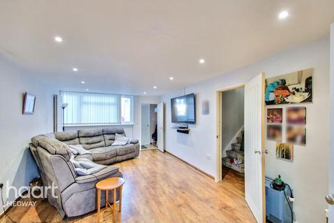 3 bedroom end of terrace house for sale, Heron Way, ROCHESTER