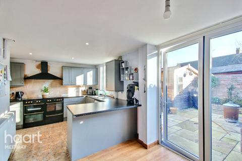 3 bedroom end of terrace house for sale, Heron Way, ROCHESTER