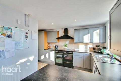 3 bedroom end of terrace house for sale, Heron Way, ROCHESTER