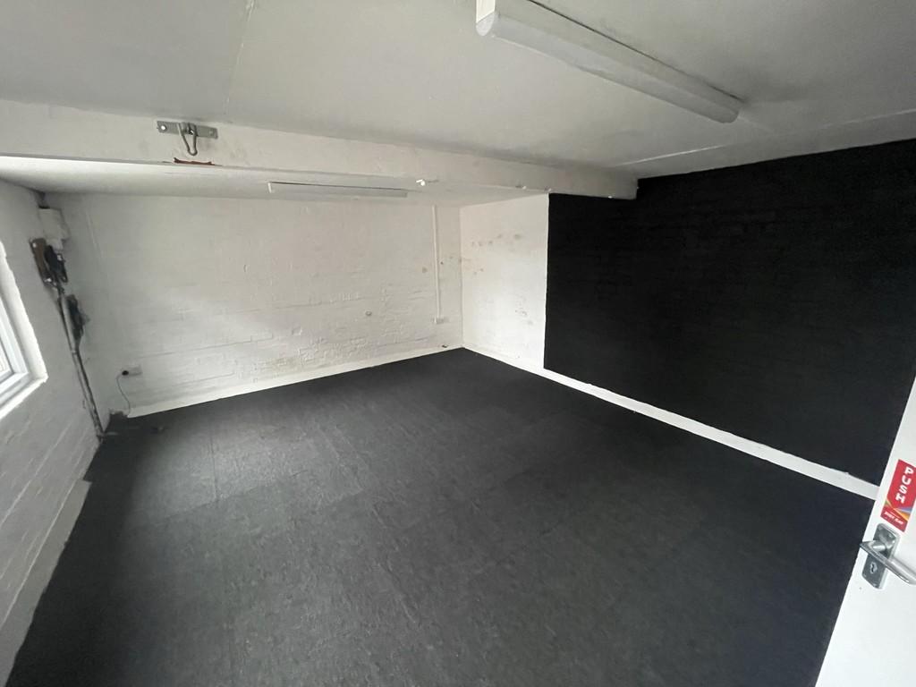 Left-Hand Room