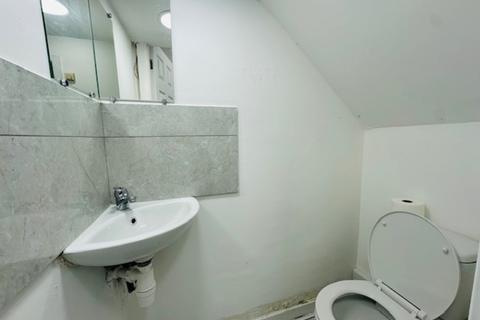 2 bedroom end of terrace house to rent, Muirfield Close, Beaumont Chase, Bolton