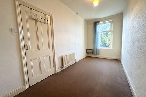 2 bedroom terraced house to rent, Stanacre Place, Bradford