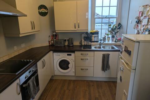 2 bedroom apartment to rent, The Square, Penryn TR10