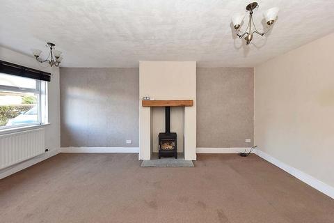 3 bedroom semi-detached house to rent, Manor Avenue, Marston