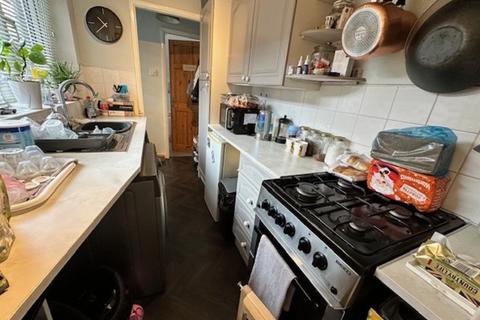 2 bedroom terraced house to rent, Kingsland Terrace, Leeman Road