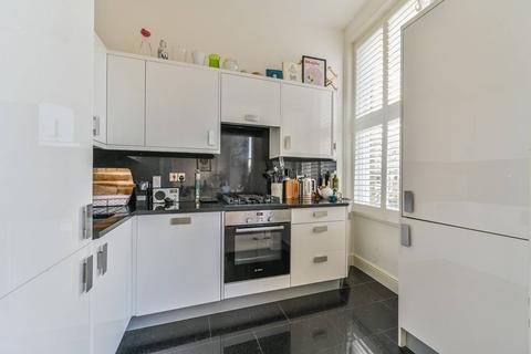 2 bedroom flat for sale, The Chase, Clapham, London, SW4