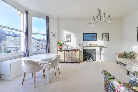 2 bedroom flat for sale, The Chase, Clapham, London, SW4