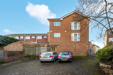 2 bedroom flat for sale, Woodbridge Hill, Guildford, GU2