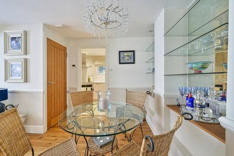 Flat 4, 101 Ridgway, London, SW19 4SX