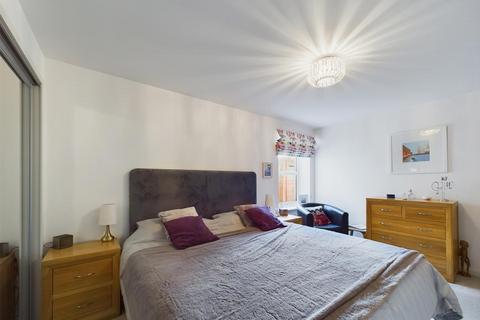16 Berwick Brae, Perth, PH2 0TN