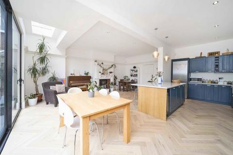 4 bedroom house for sale, Telford Avenue, London SW2