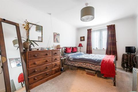 2 bedroom retirement property for sale, Stannard Court, Culverley Road, London, SE6 2LE