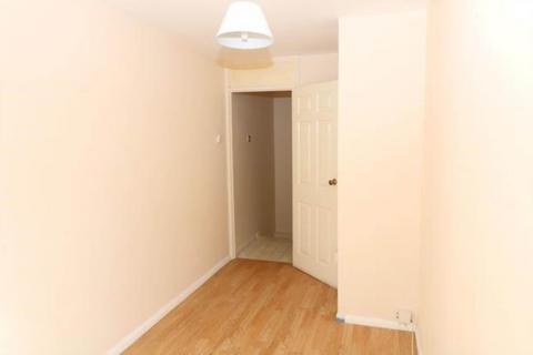 2 bedroom apartment to rent, Copford Close, Woodford